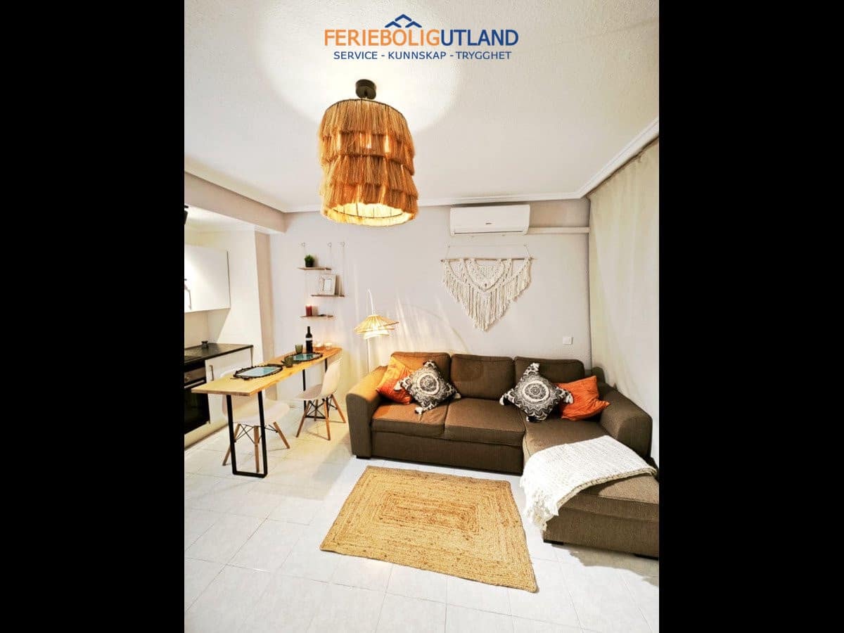 Apartment zu verkaufen in Torrevieja mit Pool - 90.000 € (Ref: 10079013)