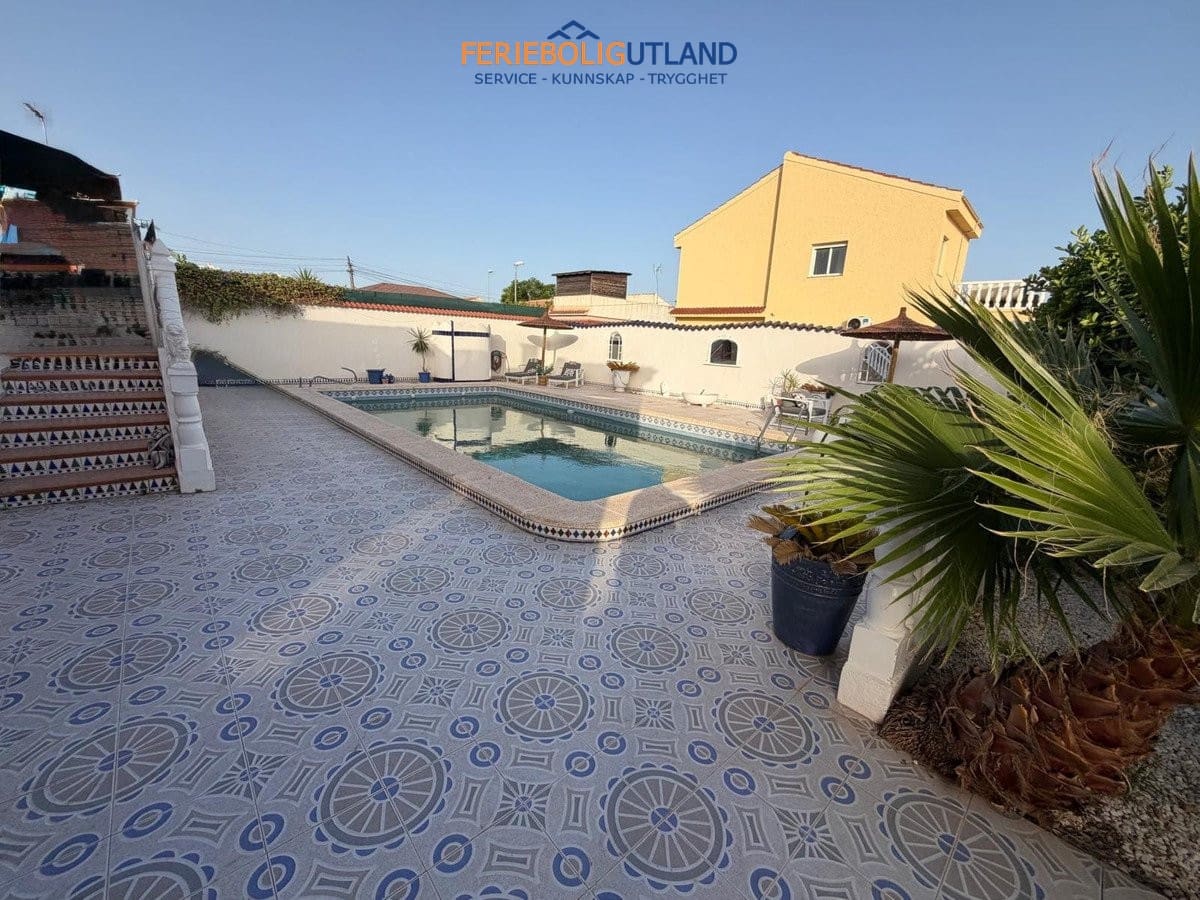 Chalet de 4 habitaciones en Ciudad Quesada en venta con piscina garaje - 335.000 € (Ref: 10081570)