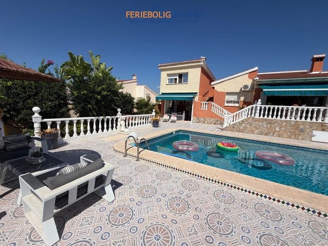 Chalet de 4 habitaciones en Ciudad Quesada, Rojales en venta con piscina garaje - 335.000 € (Ref: 10081570)