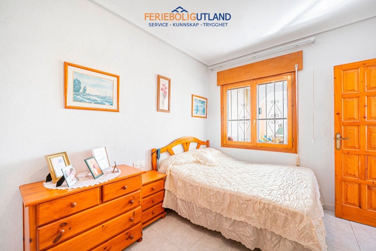 Chalet de 5 habitaciones en Ciudad Quesada en venta con garaje - 359.000 € (Ref: 10081571)
