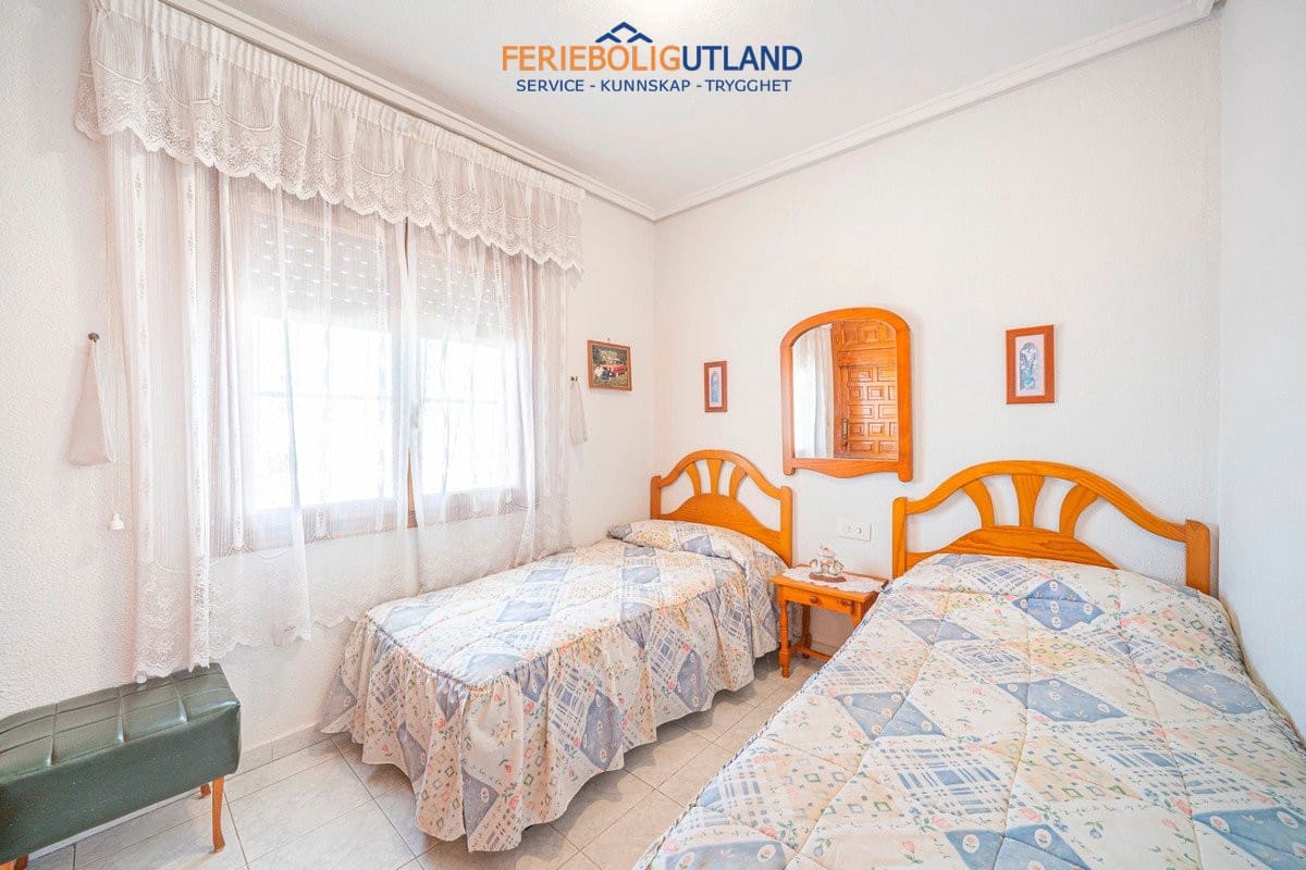 Chalet de 5 habitaciones en Ciudad Quesada en venta con garaje - 359.000 € (Ref: 10081571)