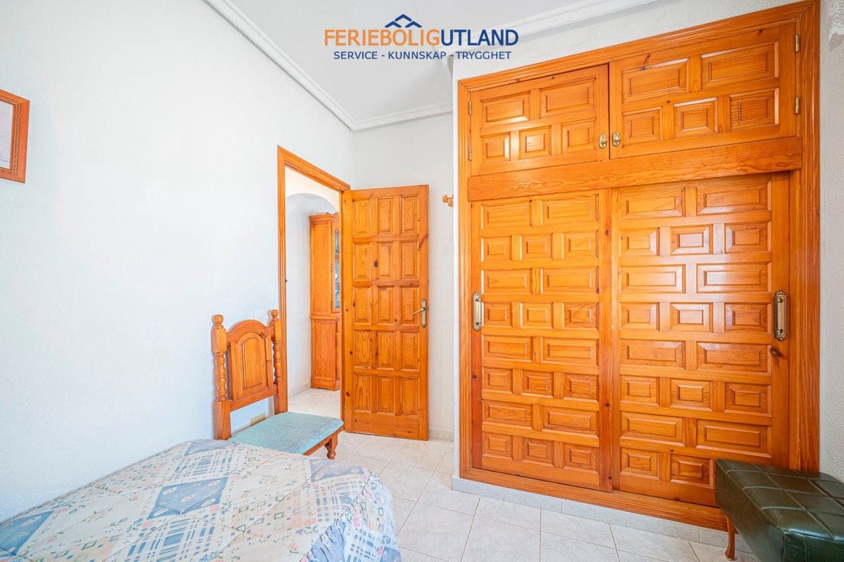 Chalet de 5 habitaciones en Ciudad Quesada en venta con garaje - 359.000 € (Ref: 10081571)