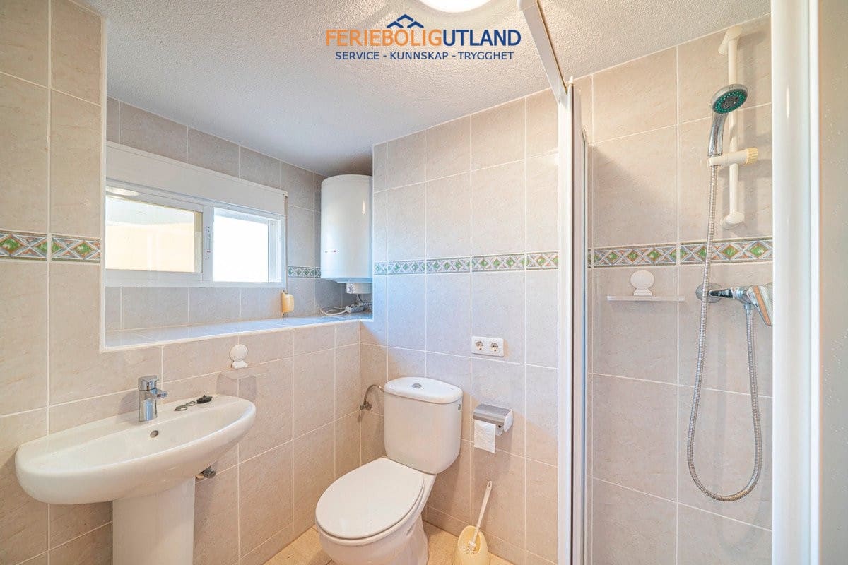Chalet de 5 habitaciones en Ciudad Quesada en venta con garaje - 359.000 € (Ref: 10081571)
