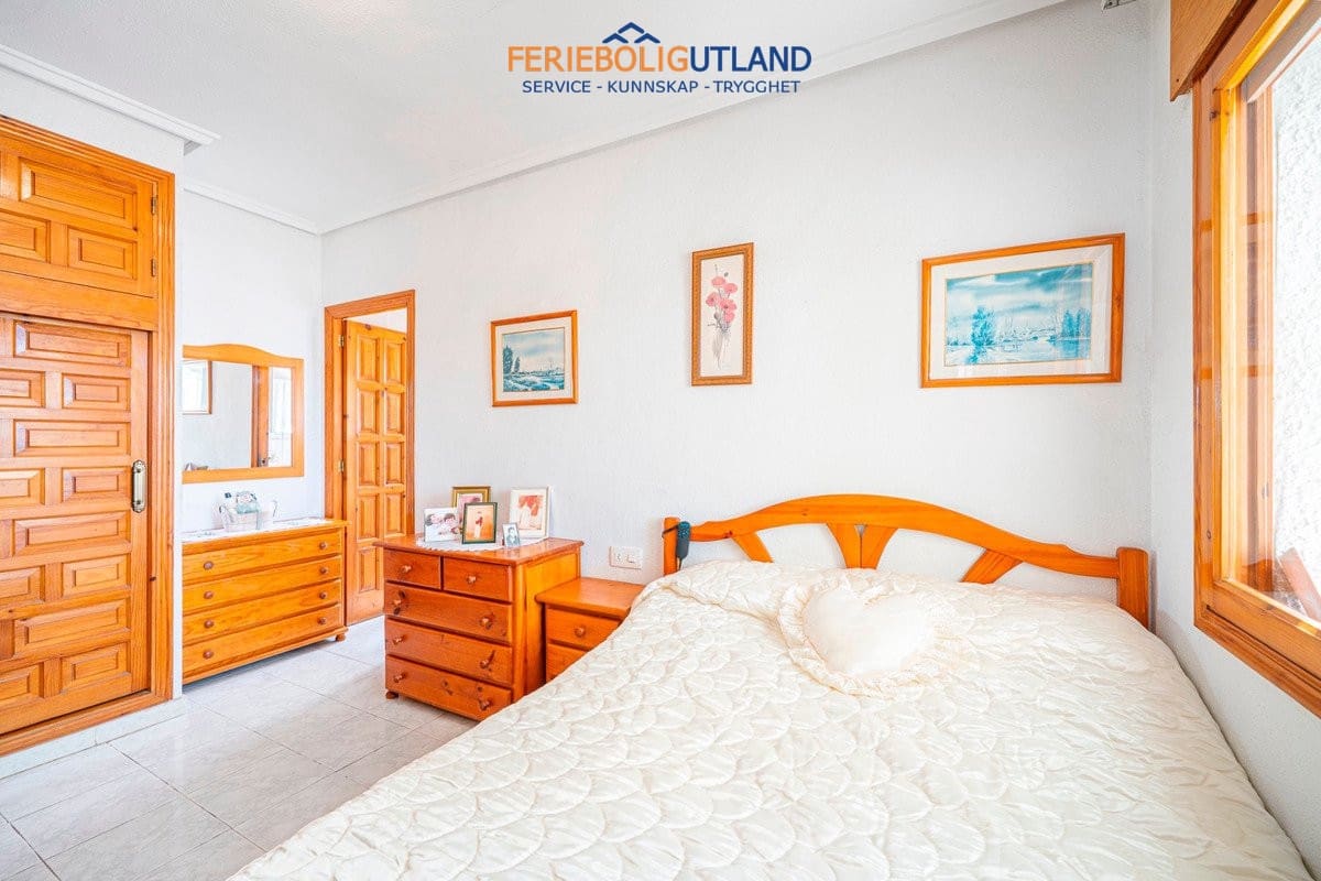Chalet de 5 habitaciones en Ciudad Quesada en venta con garaje - 359.000 € (Ref: 10081571)