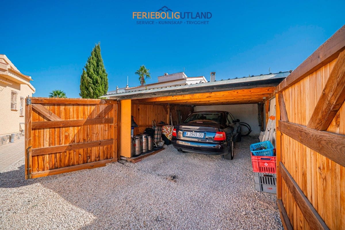 Chalet de 5 habitaciones en Ciudad Quesada en venta con garaje - 359.000 € (Ref: 10081571)