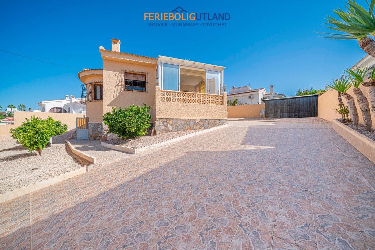 Chalet de 5 habitaciones en Ciudad Quesada en venta con garaje - 359.000 € (Ref: 10081571)