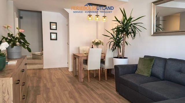 3 makuuhuone Omakotitalo myytävänä paikassa La Florida, Orihuela mukana uima-altaan - 268 800 € (Ref: 10081995)