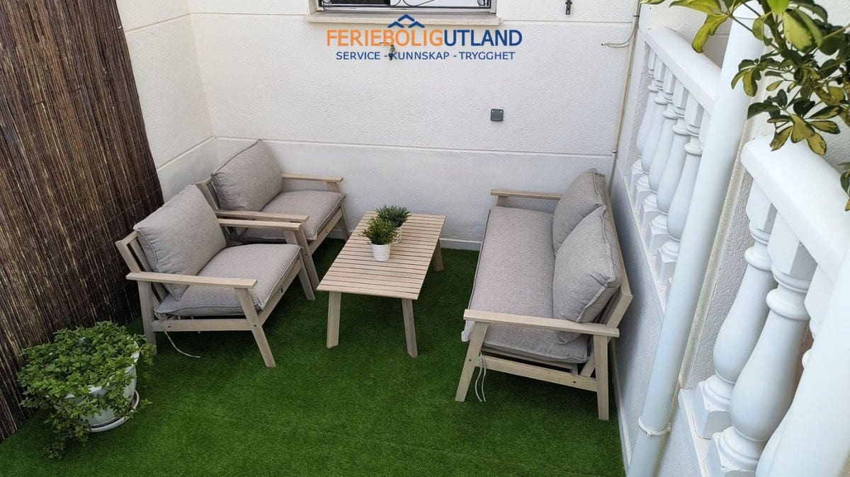 3 makuuhuone Omakotitalo myytävänä paikassa La Florida mukana uima-altaan - 268 800 € (Ref: 10081995)