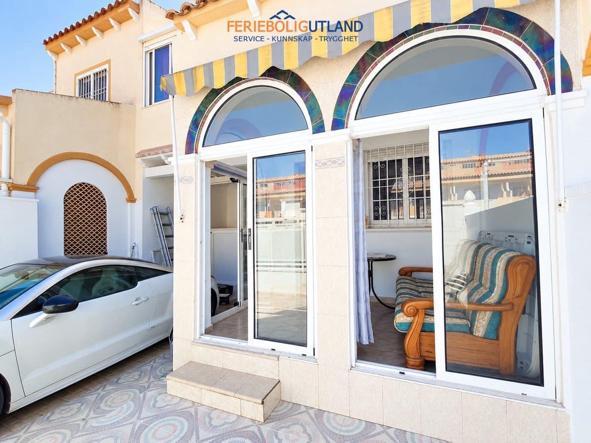 2 quarto Casa em Banda para venda em Playa Flamenca com piscina garagem - 229 900 € (Ref: 10081997)