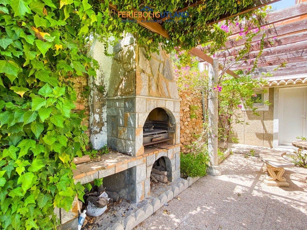 7 makuuhuone Huvila myytävänä paikassa Villamartin mukana uima-altaan 
autotalli - 1 080 000 € (Ref: 10081998)