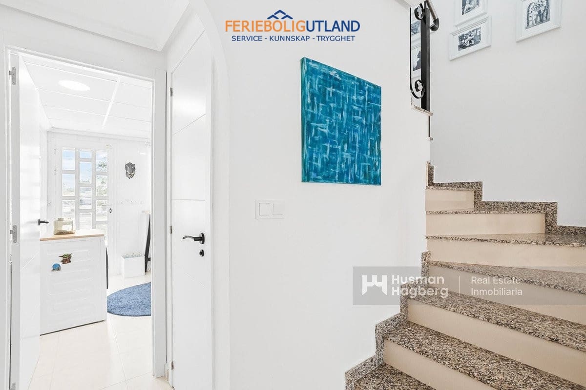 2 soveværelse Byhus til salg i Ciudad Quesada med swimmingpool - € 229.000 (Ref: 10081999)