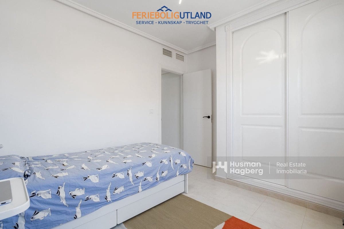 2 soveværelse Byhus til salg i Ciudad Quesada med swimmingpool - € 229.000 (Ref: 10081999)