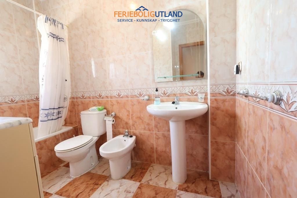 2 chambre Maison de Ville à vendre à Playa Flamenca avec piscine garage - 240 000 € (Ref: 10082001)