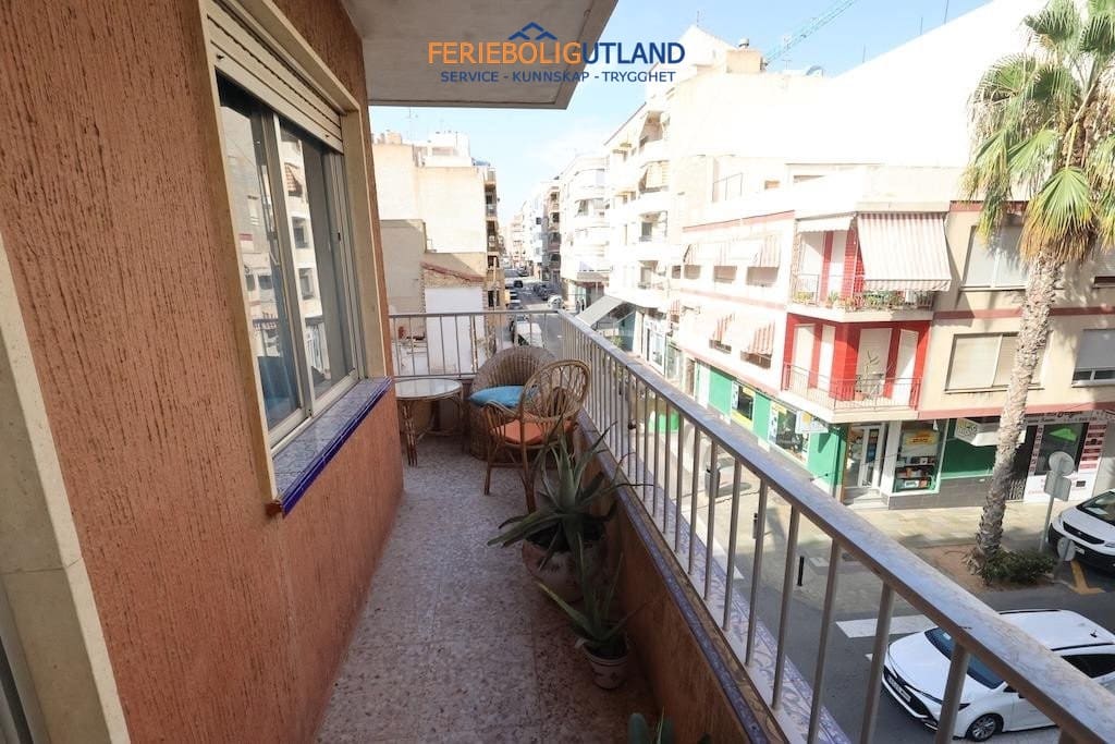 3 slaapkamer Appartement te koop in Torrevieja - € 210.000 (Ref: 10082002)