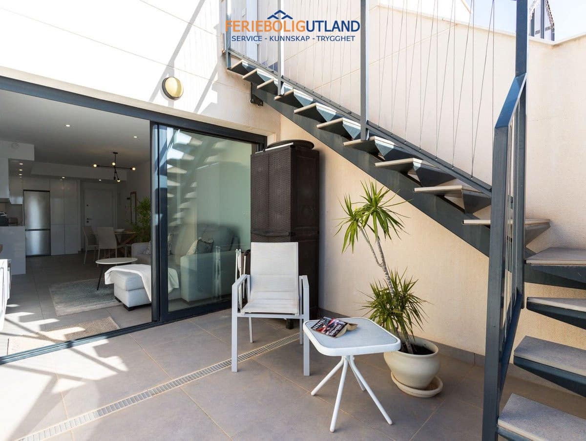 2 Zimmer Penthouse zu verkaufen in Villamartin mit Pool Garage - 298.000 € (Ref: 10082003)