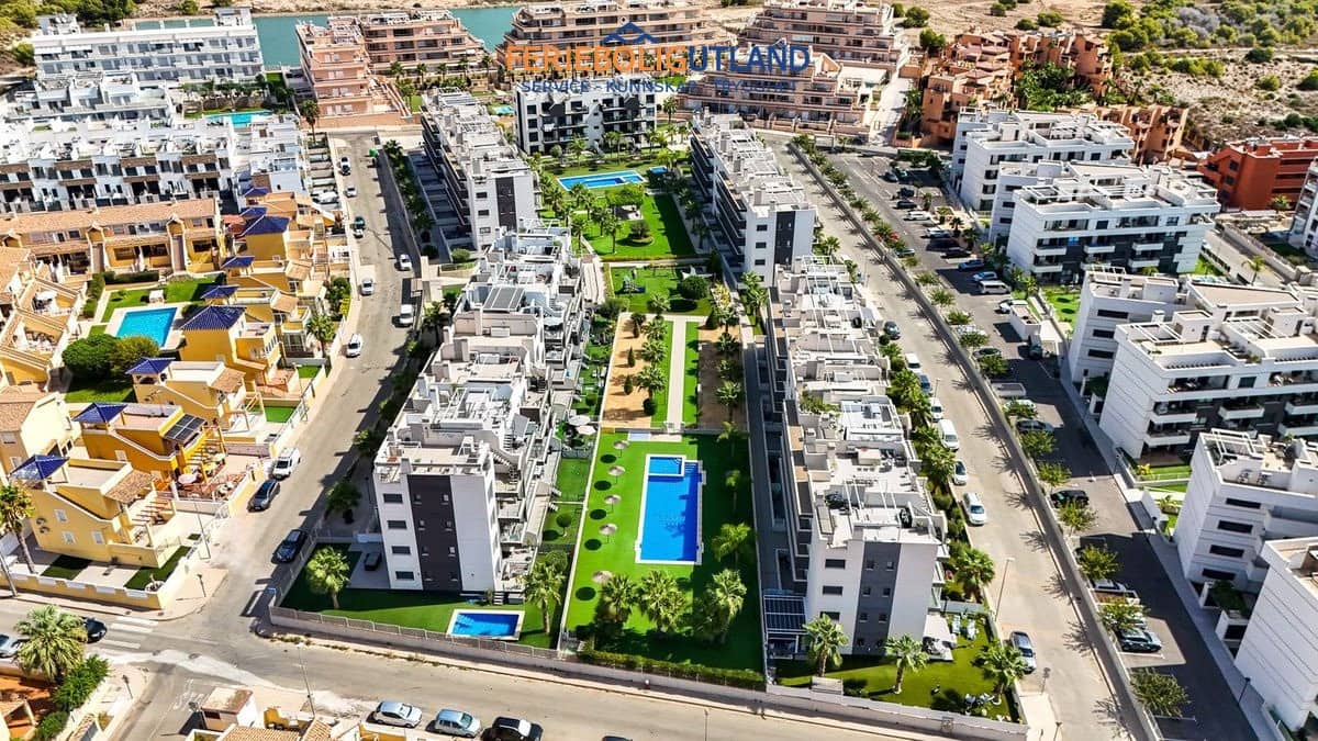 2 Zimmer Penthouse zu verkaufen in Villamartin mit Pool Garage - 298.000 € (Ref: 10082003)