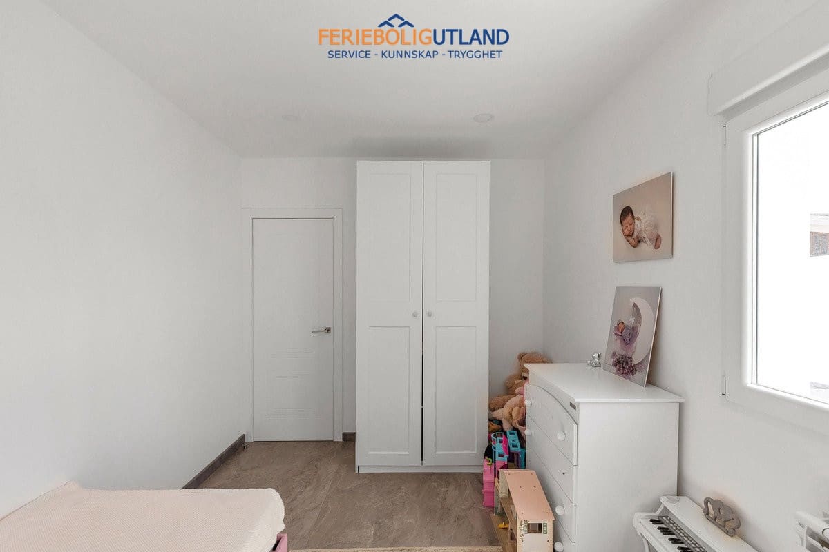 5 Zimmer Villa zu verkaufen in Los Balcones mit Pool Garage - 849.000 € (Ref: 10086562)