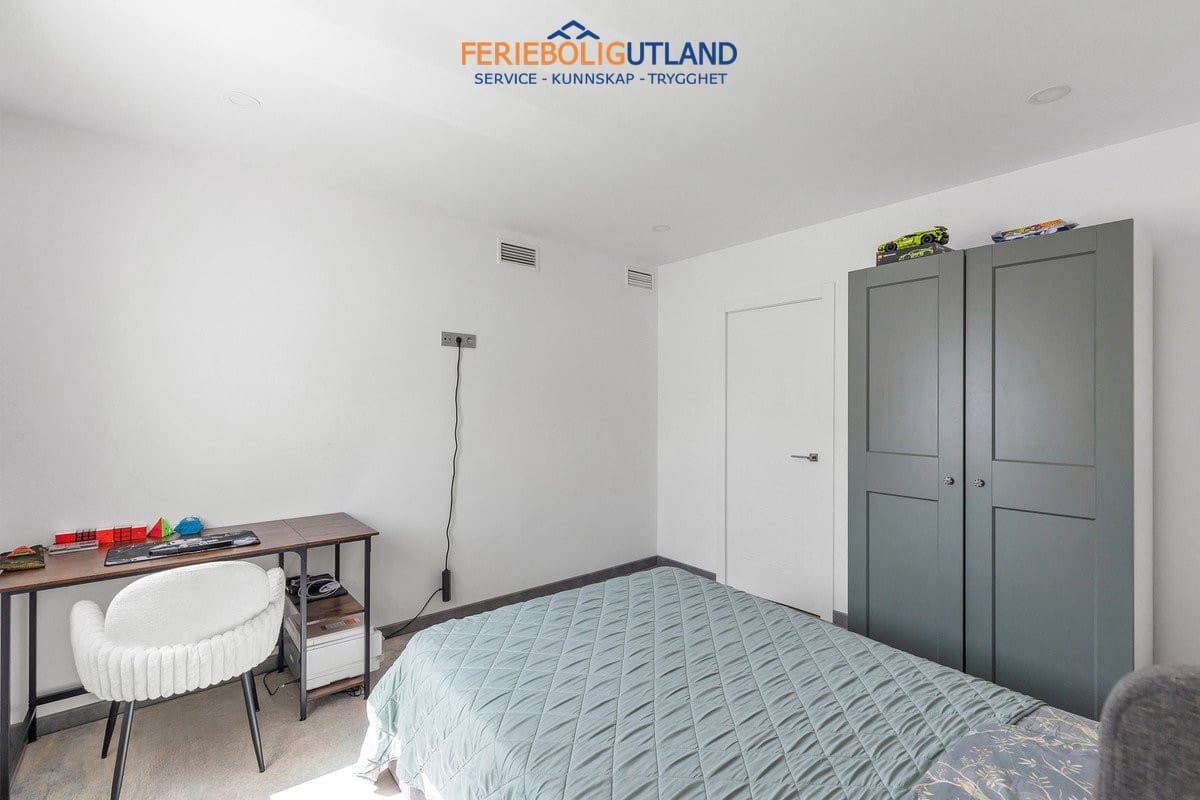5 Zimmer Villa zu verkaufen in Los Balcones mit Pool Garage - 849.000 € (Ref: 10086562)