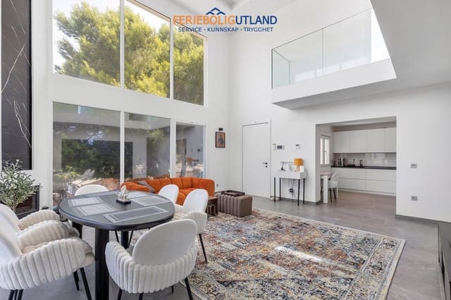 5 Zimmer Villa zu verkaufen in Los Balcones mit Pool Garage - 849.000 € (Ref: 10086562)