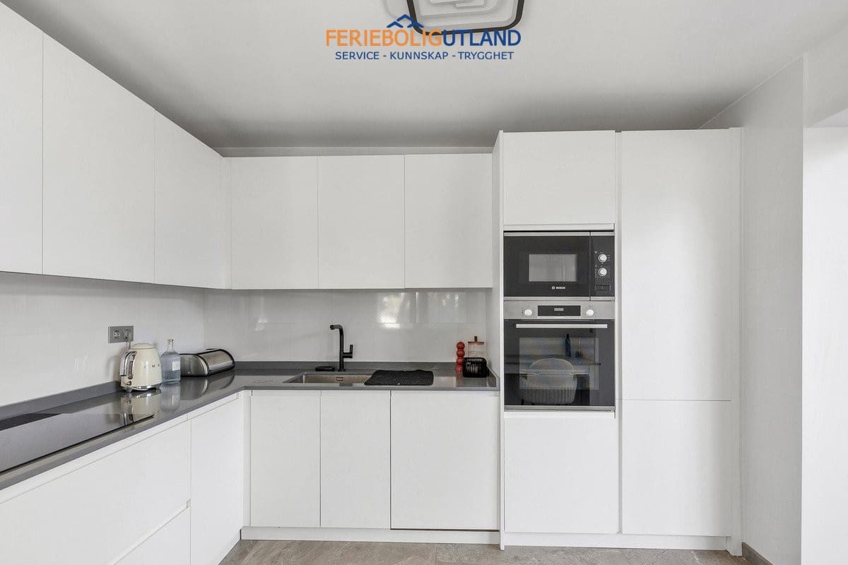 5 Zimmer Villa zu verkaufen in Los Balcones mit Pool Garage - 849.000 € (Ref: 10086562)