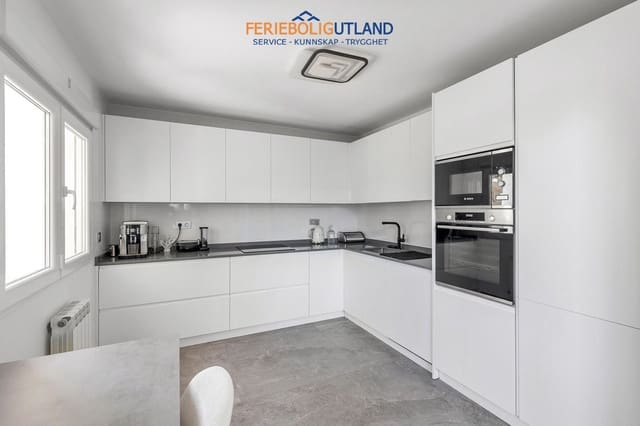 5 Zimmer Villa zu verkaufen in Los Balcones mit Pool Garage - 849.000 € (Ref: 10086562)