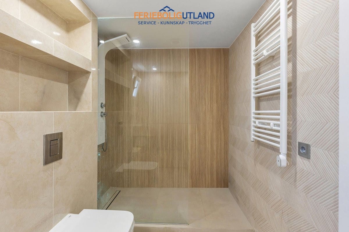 5 Zimmer Villa zu verkaufen in Los Balcones mit Pool Garage - 849.000 € (Ref: 10086562)