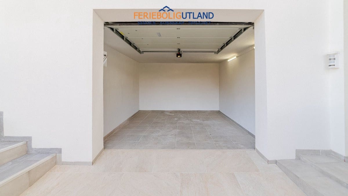 5 Zimmer Villa zu verkaufen in Los Balcones mit Pool Garage - 849.000 € (Ref: 10086562)