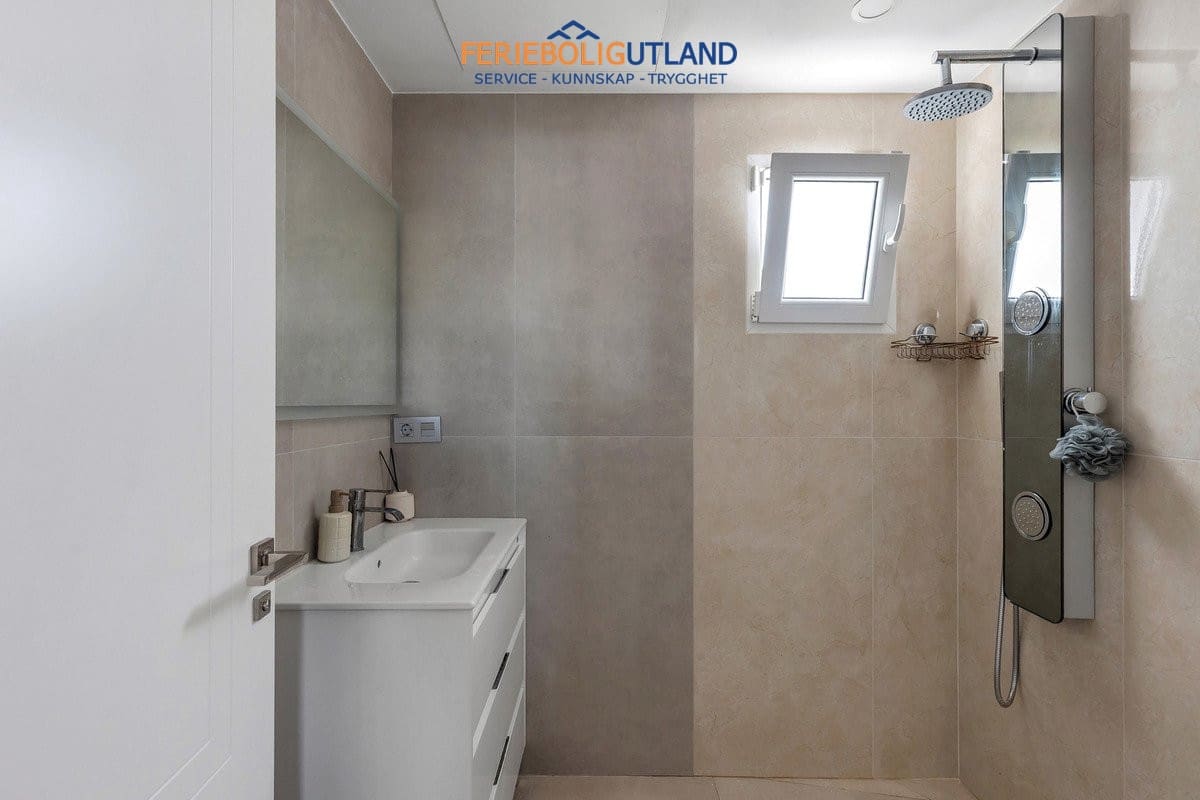 5 Zimmer Villa zu verkaufen in Los Balcones mit Pool Garage - 849.000 € (Ref: 10086562)