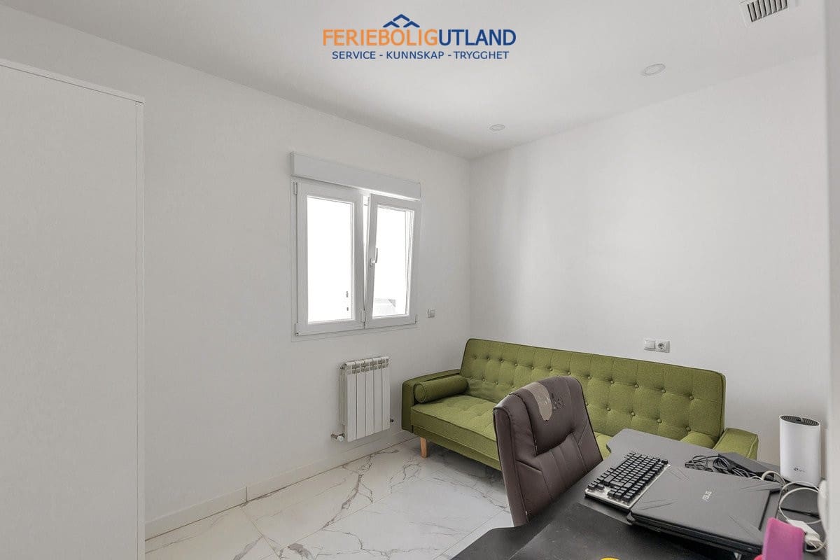 5 Zimmer Villa zu verkaufen in Los Balcones mit Pool Garage - 849.000 € (Ref: 10086562)