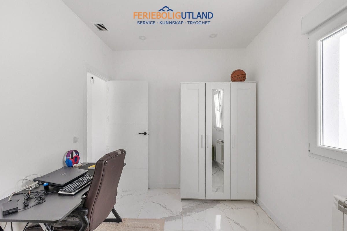 5 Zimmer Villa zu verkaufen in Los Balcones mit Pool Garage - 849.000 € (Ref: 10086562)