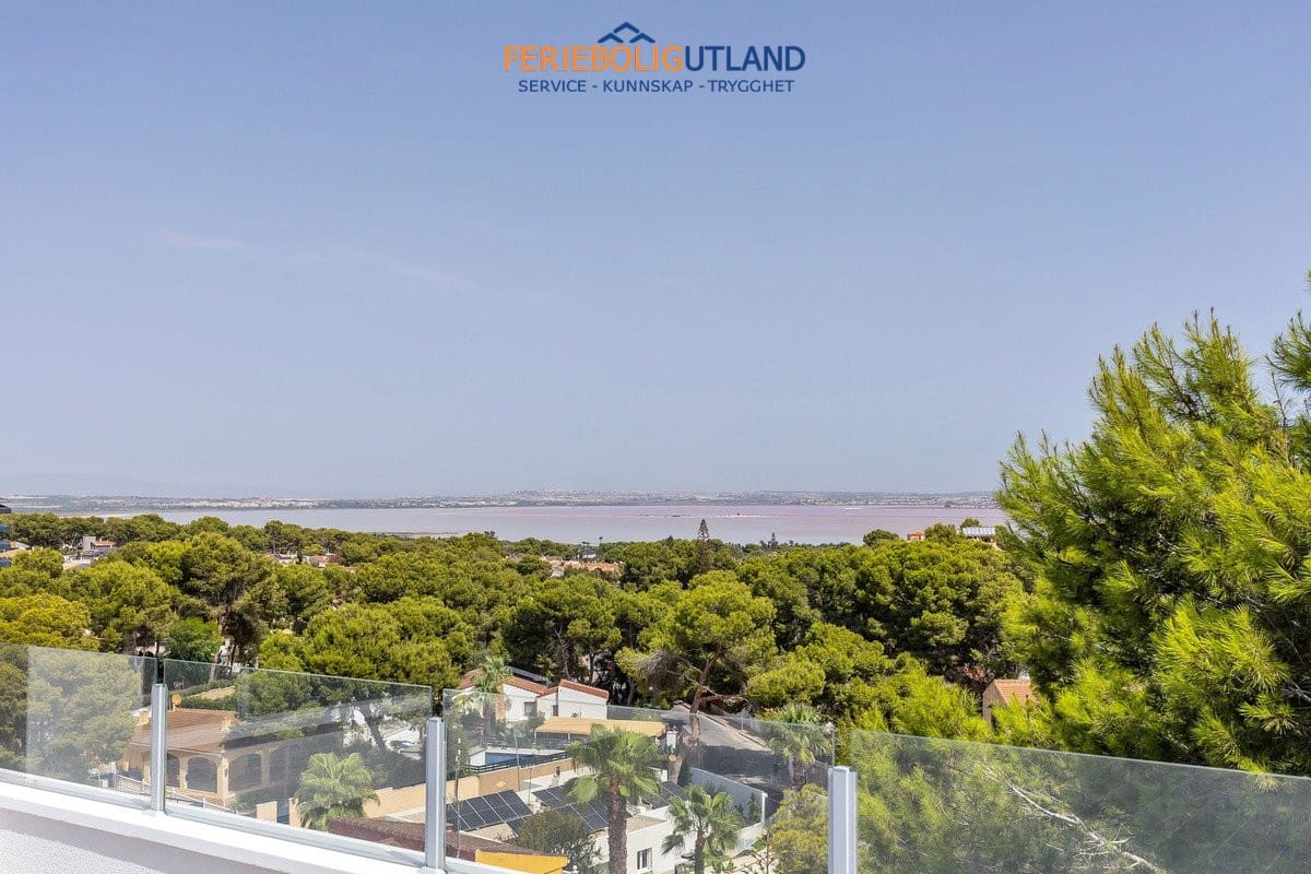 5 Zimmer Villa zu verkaufen in Los Balcones mit Pool Garage - 849.000 € (Ref: 10086562)