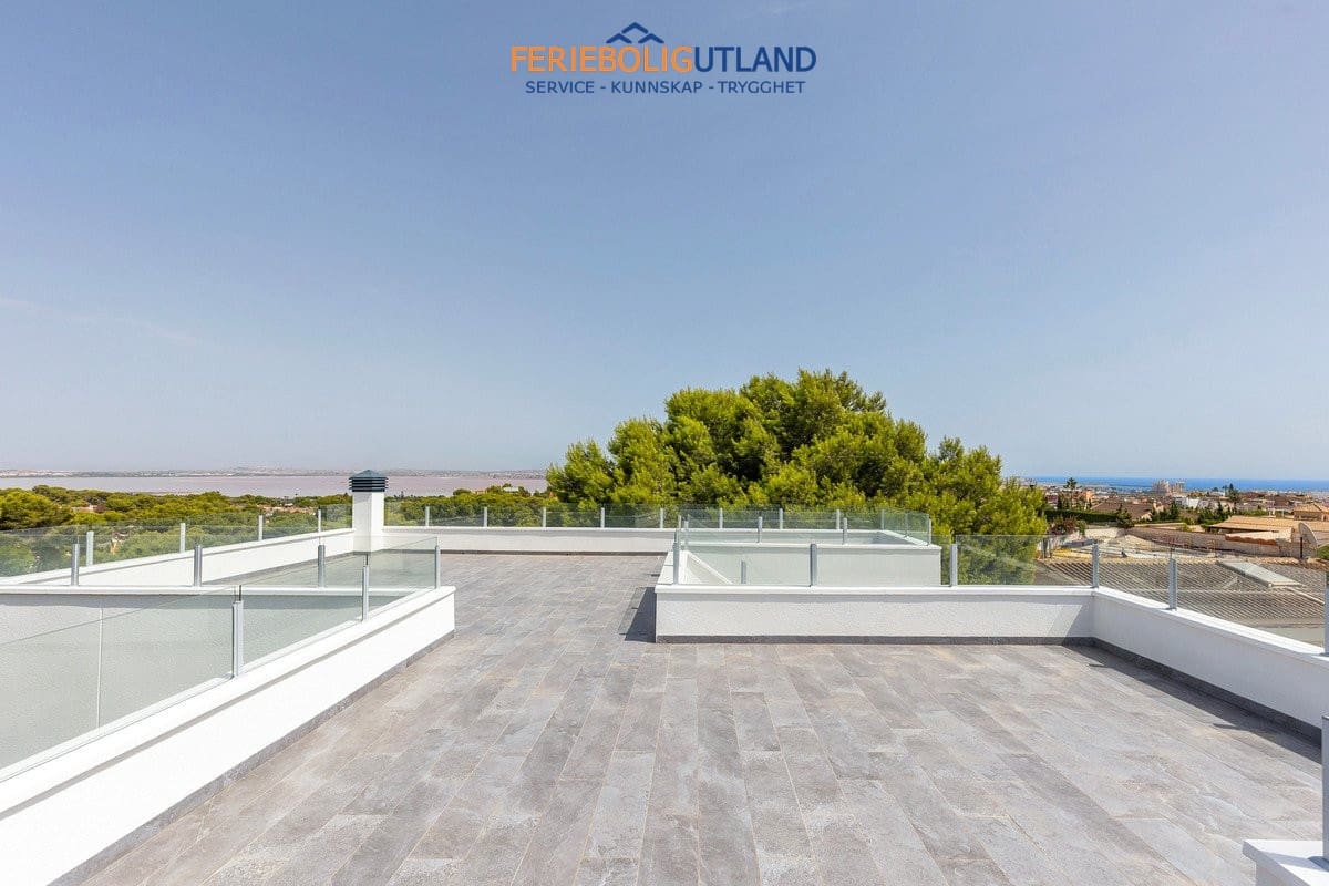 5 Zimmer Villa zu verkaufen in Los Balcones mit Pool Garage - 849.000 € (Ref: 10086562)