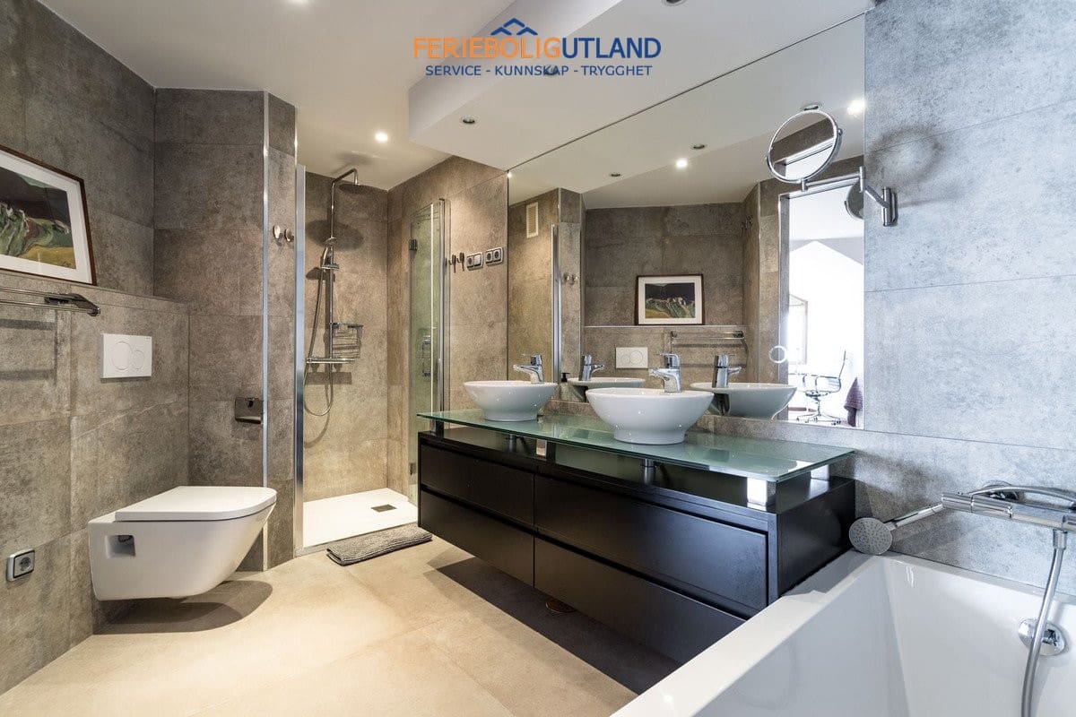 3 sypialnia Penthouse na sprzedaż w Benalmadena z basenem garażem - 898 000 € (Ref: 10086565)