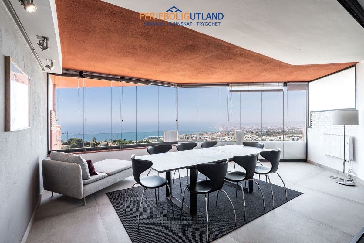 3 sypialnia Penthouse na sprzedaż w Benalmadena z basenem garażem - 898 000 € (Ref: 10086565)
