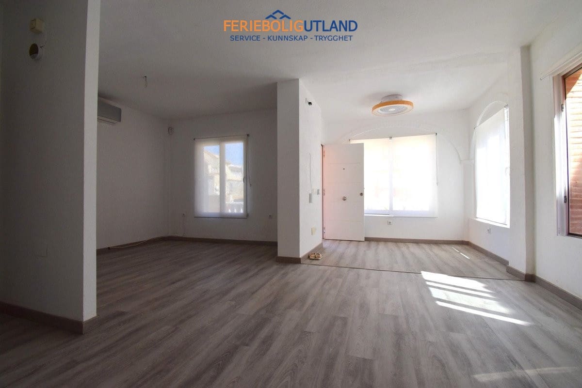3 Zimmer Villa zu verkaufen in Playa Flamenca mit Pool Garage - 429.000 € (Ref: 10086739)