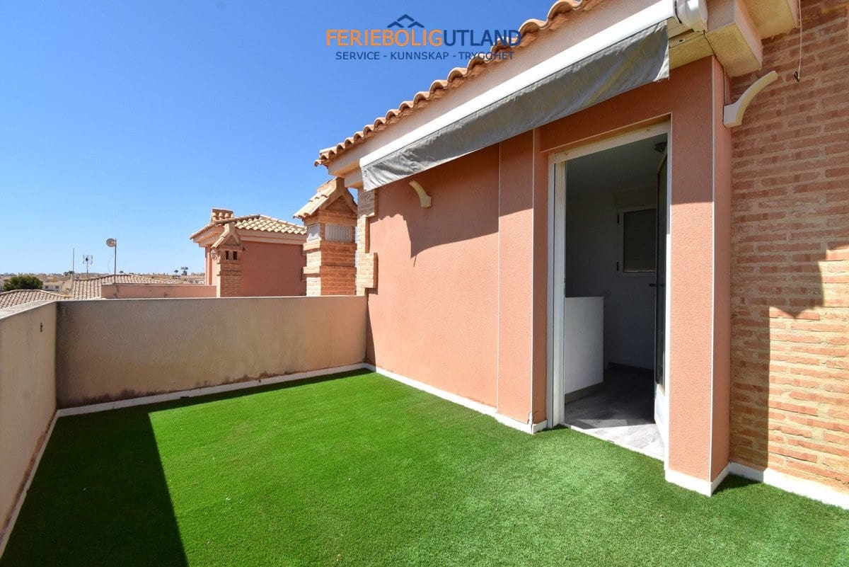 3 Zimmer Villa zu verkaufen in Playa Flamenca mit Pool Garage - 429.000 € (Ref: 10086739)