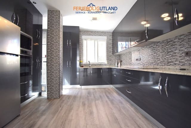 3 Zimmer Villa zu verkaufen in Playa Flamenca, Orihuela mit Pool Garage - 429.000 € (Ref: 10086739)