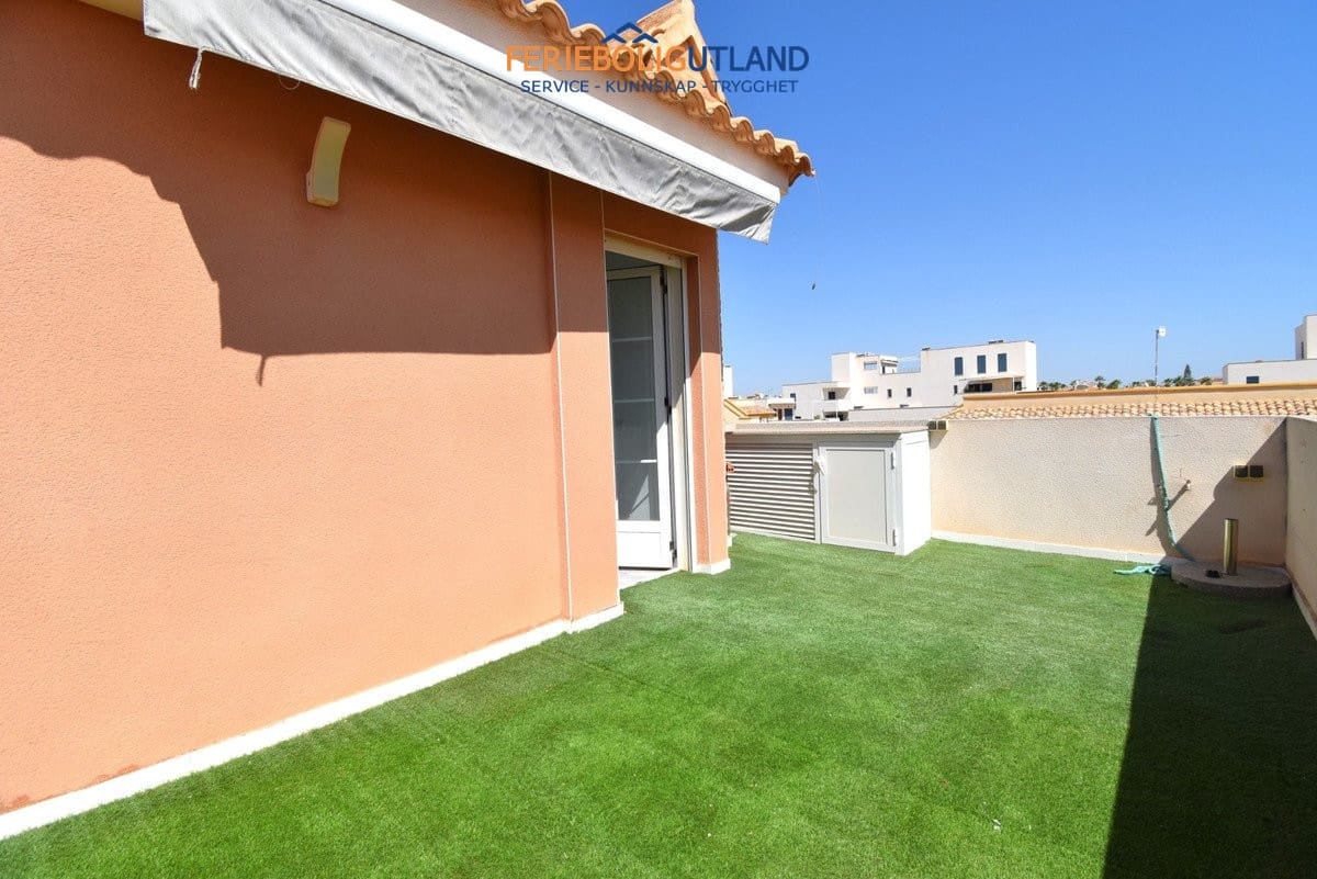 3 Zimmer Villa zu verkaufen in Playa Flamenca mit Pool Garage - 429.000 € (Ref: 10086739)