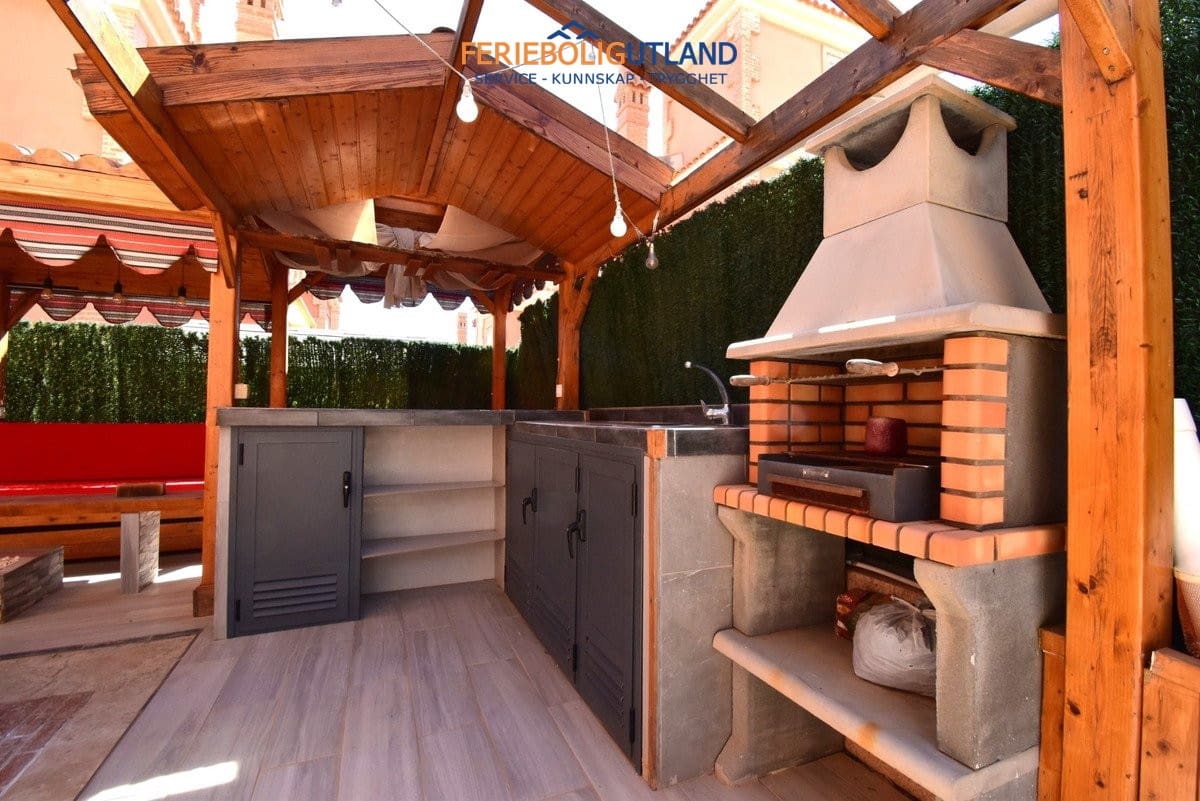 3 Zimmer Villa zu verkaufen in Playa Flamenca mit Pool Garage - 429.000 € (Ref: 10086739)