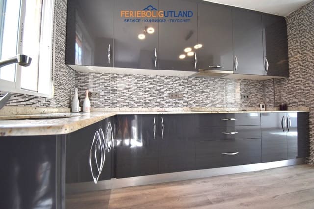 3 Zimmer Villa zu verkaufen in Playa Flamenca, Orihuela mit Pool Garage - 429.000 € (Ref: 10086739)