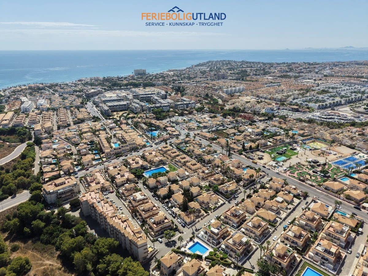3 Zimmer Villa zu verkaufen in Playa Flamenca mit Pool Garage - 429.000 € (Ref: 10086739)