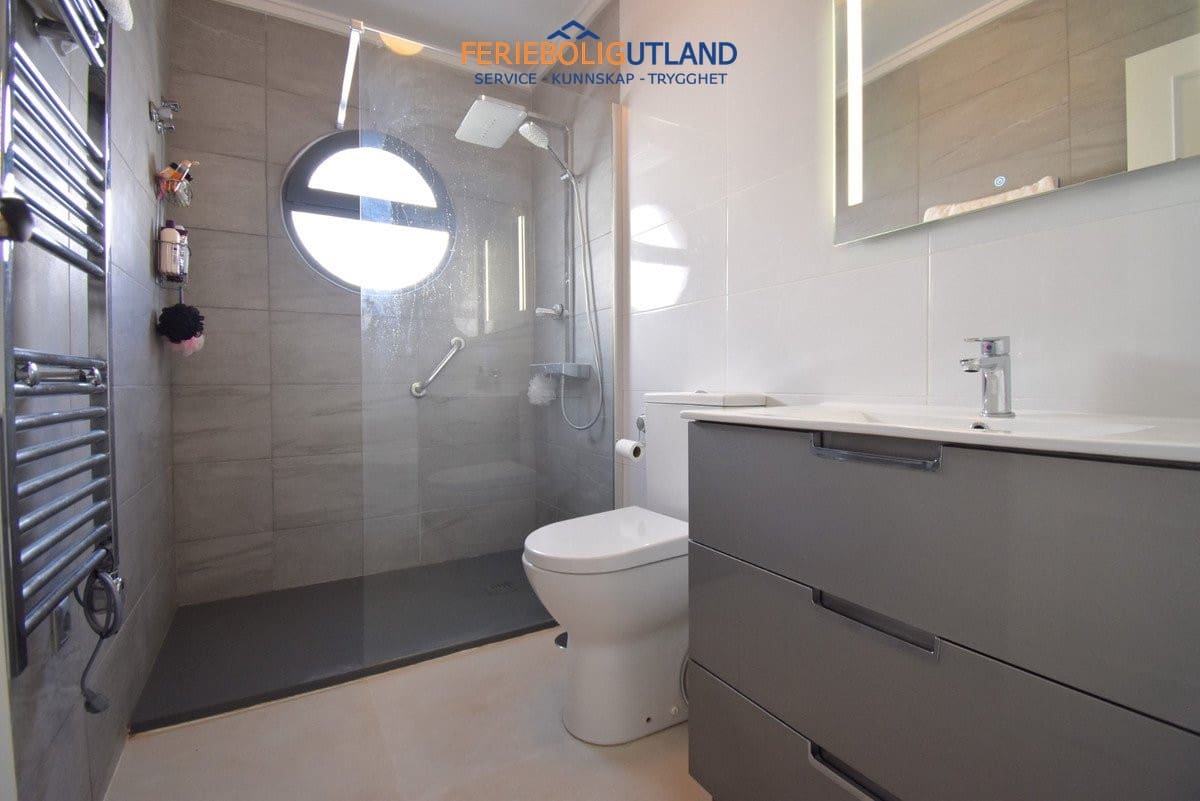 2 Zimmer Apartment zu verkaufen in Playa Flamenca mit Pool Garage - 180.000 € (Ref: 10086740)