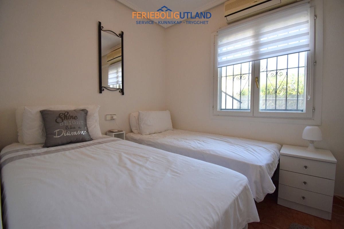 2 Zimmer Apartment zu verkaufen in Playa Flamenca mit Pool Garage - 180.000 € (Ref: 10086740)