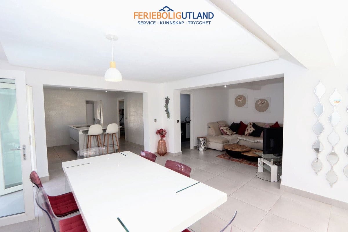 4 chambre Villa/Maison à vendre à Los Balcones avec piscine garage - 525 000 € (Ref: 10095475)