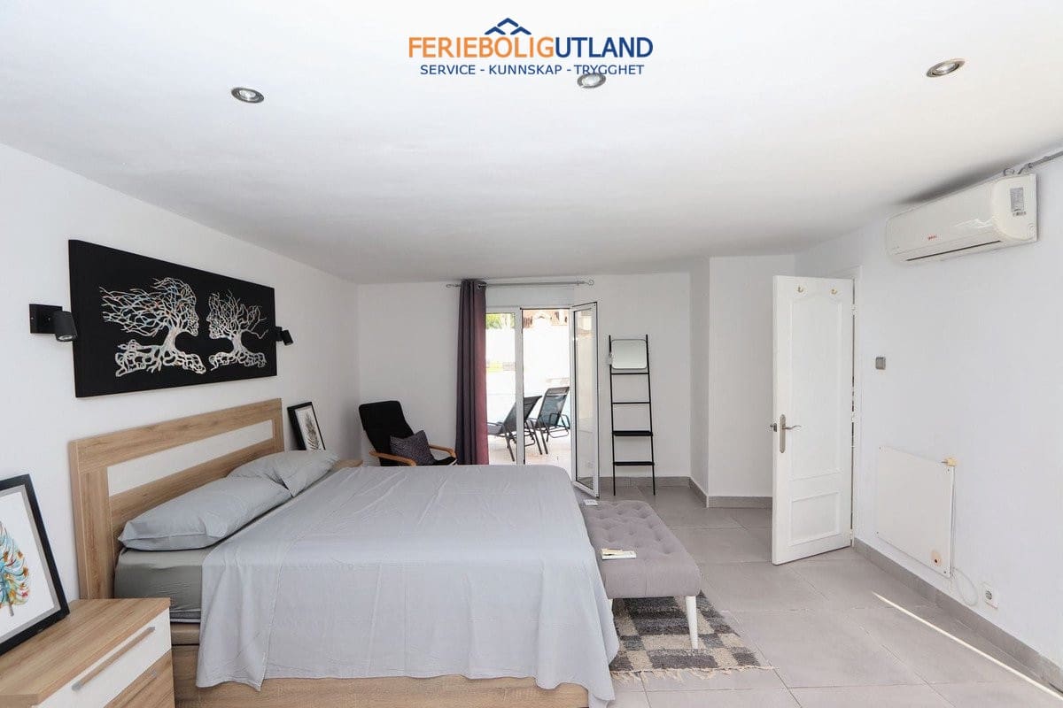4 chambre Villa/Maison à vendre à Los Balcones avec piscine garage - 525 000 € (Ref: 10095475)