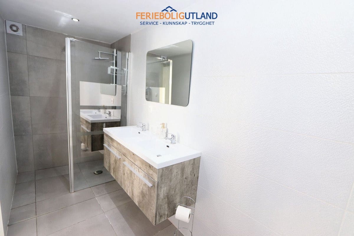 4 chambre Villa/Maison à vendre à Los Balcones avec piscine garage - 525 000 € (Ref: 10095475)