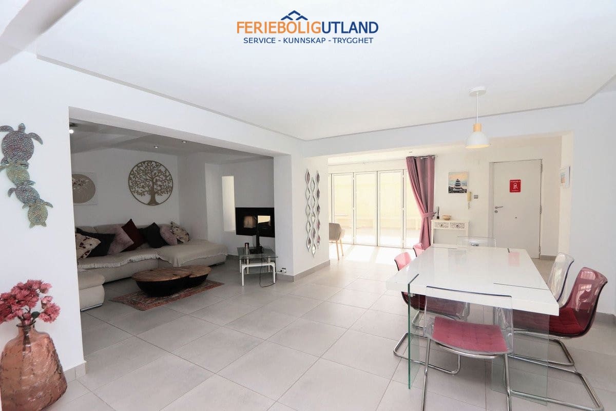 4 chambre Villa/Maison à vendre à Los Balcones avec piscine garage - 525 000 € (Ref: 10095475)