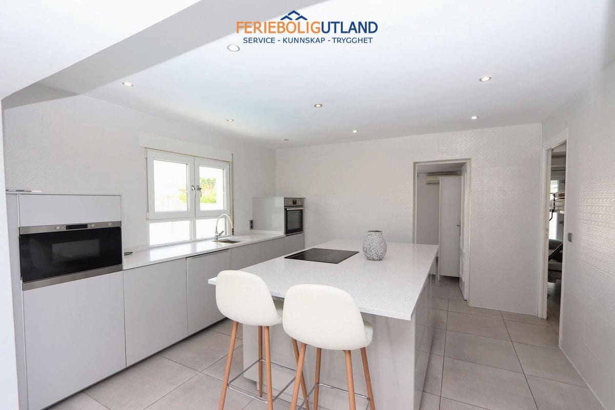 4 chambre Villa/Maison à vendre à Los Balcones avec piscine garage - 525 000 € (Ref: 10095475)