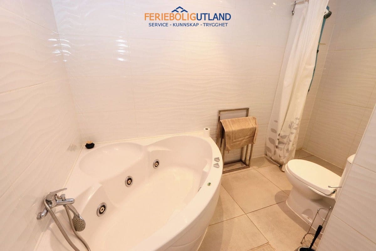 4 chambre Villa/Maison à vendre à Los Balcones avec piscine garage - 525 000 € (Ref: 10095475)