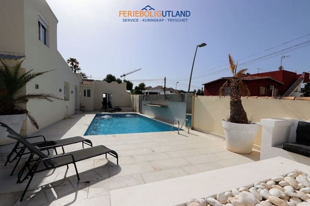 4 chambre Villa/Maison à vendre à Los Balcones avec piscine garage - 525 000 € (Ref: 10095475)